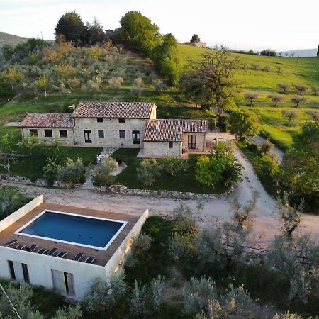 Agriturismo Sant'Angelo Holiday Farm Gualdo Cattaneo Bagian luar foto