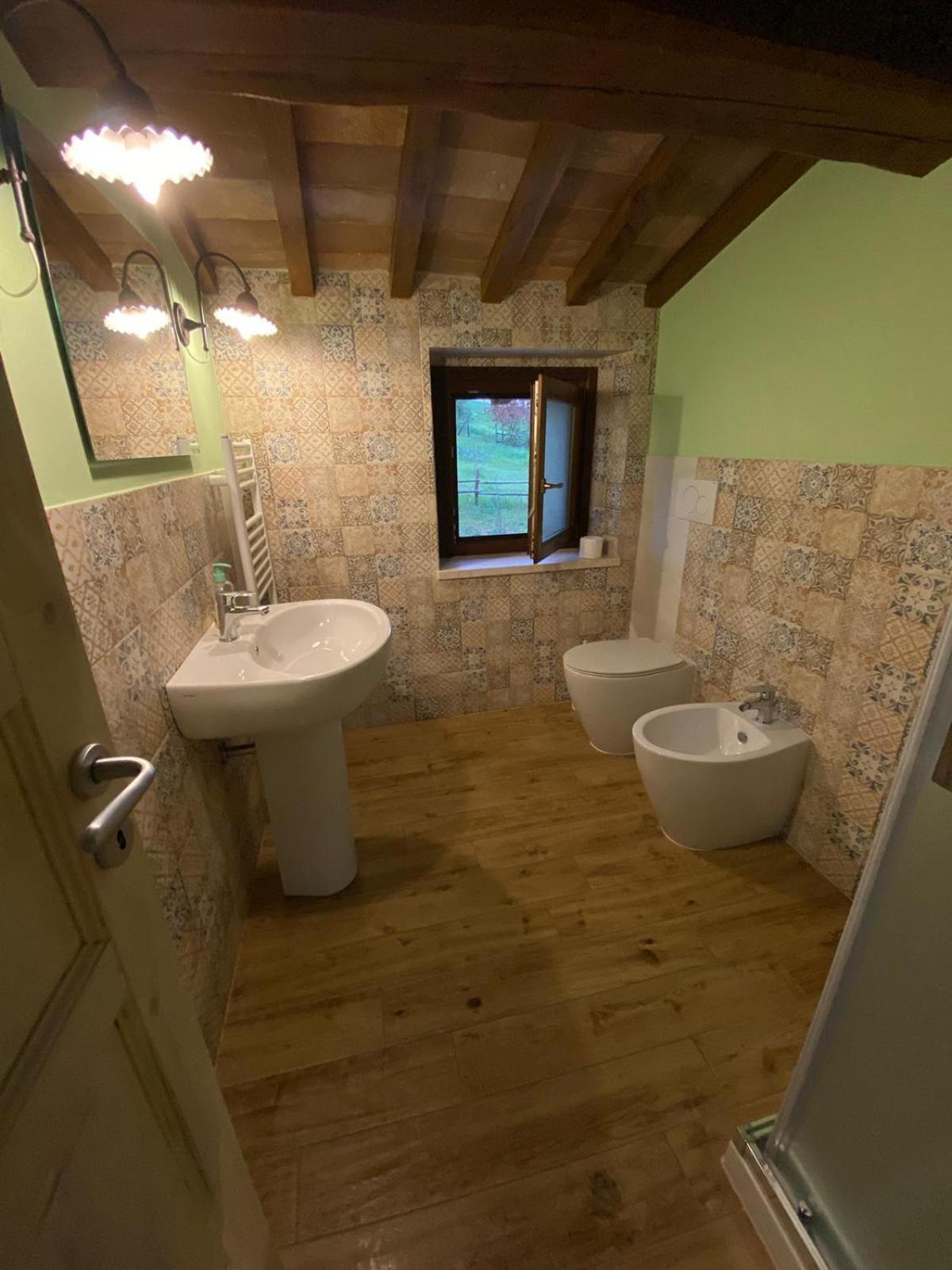 Agriturismo Sant'Angelo Holiday Farm Gualdo Cattaneo Bagian luar foto