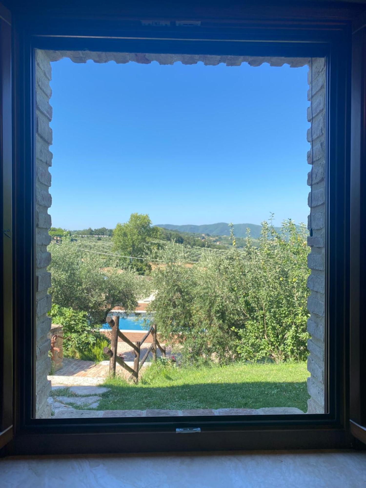 Agriturismo Sant'Angelo Holiday Farm Gualdo Cattaneo Bagian luar foto