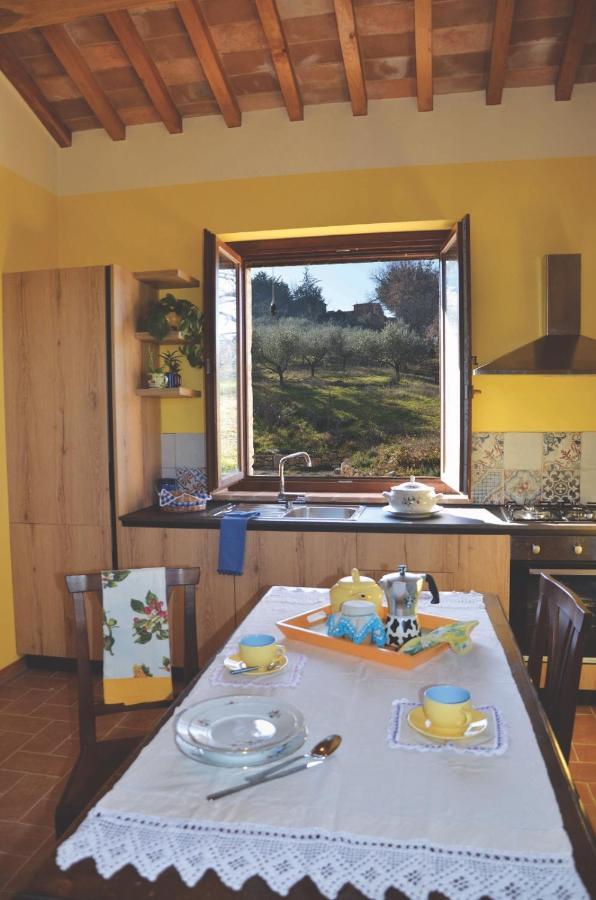 Agriturismo Sant'Angelo Holiday Farm Apartment Gualdo Cattaneo Bagian luar foto